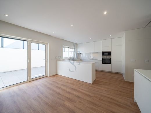 Semidetached House in Lousada, Distrito do Porto