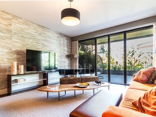 Apartment in Alcântara, Almada