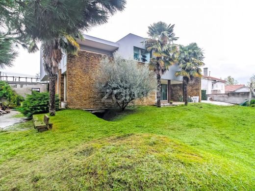 Casa de lujo en Vila Nova de Famalicão, Braga