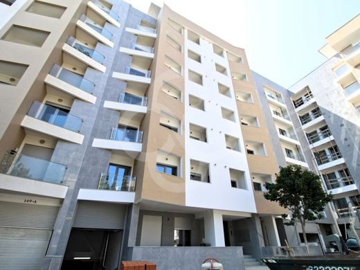 Apartment / Etagenwohnung in Cascais, Lissabon