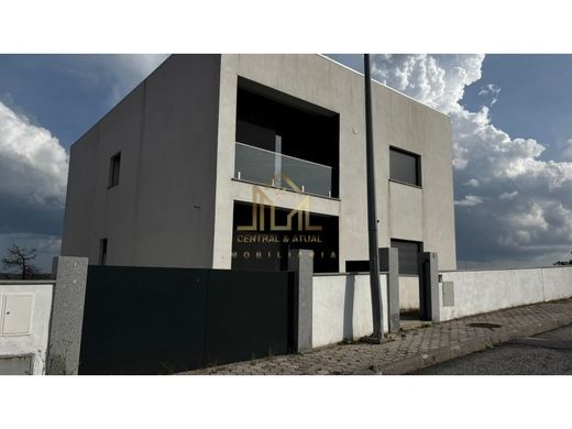 다세대 빌라 / Guarda, Distrito da Guarda