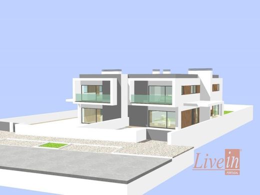 Detached House in Torres Vedras, Lisbon