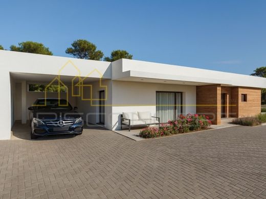 Casa Unifamiliare a Leiria, Distrito de Leiria