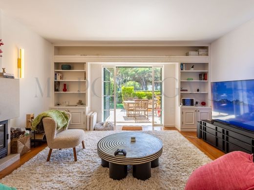 Cascais, Distrito de Lisboaのマルチファミリーヴィラ