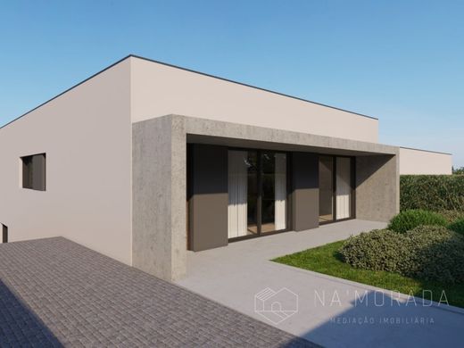 Villa Plurifamiliare a Santa Maria da Feira, Distrito de Aveiro