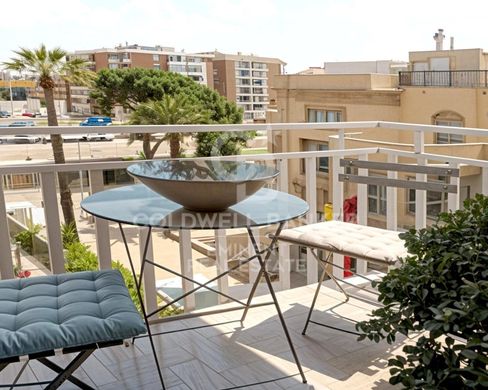 Apartment / Etagenwohnung in Barcelona, Provinz Barcelona