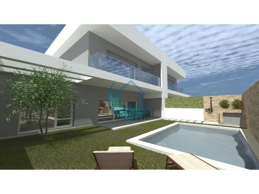 Semidetached House in Seixal, Distrito de Setúbal