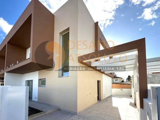 Semidetached House in Seixal, Distrito de Setúbal