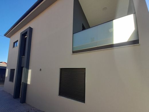 Willa wielorodzinna w Matosinhos, Distrito do Porto