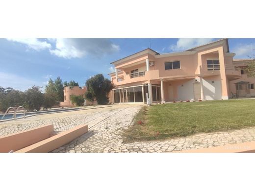 Villa multifamiliale à Alcobaça, Distrito de Leiria