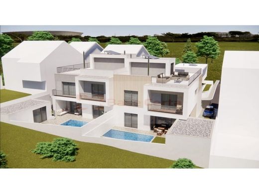 Semidetached House in Loures, Lisbon