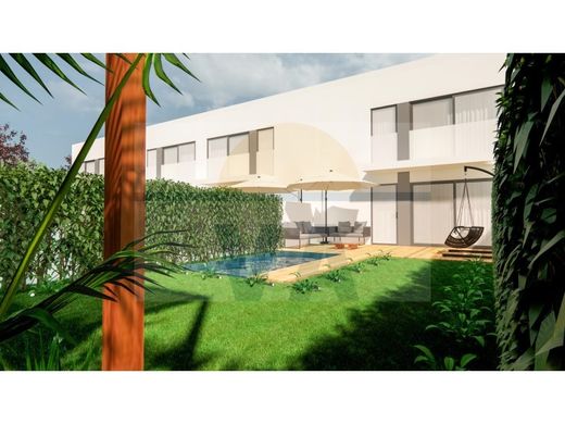 Mehrfamilienhaus in Maia, Distrito do Porto