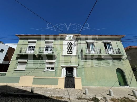 Residential complexes in Almada, Distrito de Setúbal