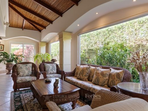 Luxury home in Santa Ana, Provincia de San José