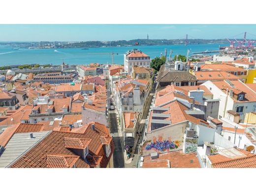 콘도미니엄 / Misericórdia, Lisbon