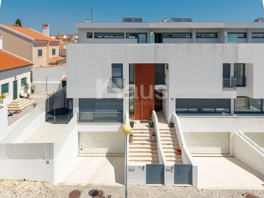 Twee-onder-een-kapwoning in Montijo, Distrito de Setúbal