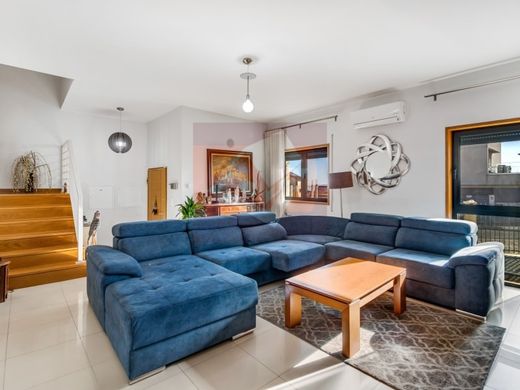 半独立式房屋  Odivelas, Distrito de Lisboa
