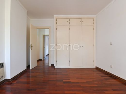 Apartment / Etagenwohnung in Cascais, Lissabon