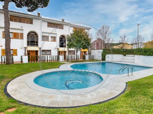 Συγκρότημα ανεξάρτητων κατοικιών σε Castell-Platja d'Aro, Província de Girona