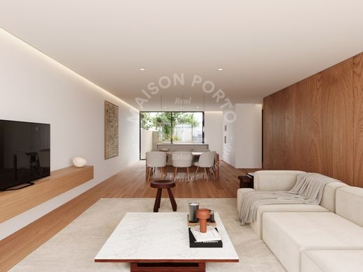 Mehrfamilienhaus in Espinho, Distrito de Aveiro