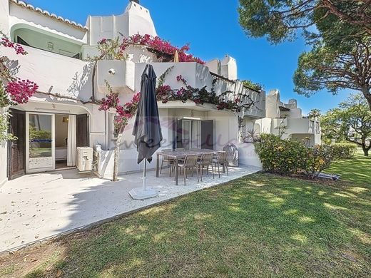 Apartment / Etagenwohnung in Albufeira, Distrito de Faro