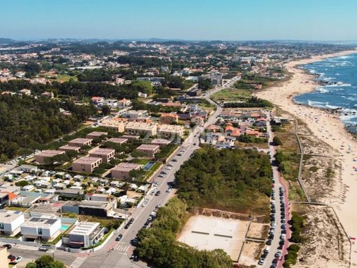 ヴィラ・ノヴァ・デ・ガイア
, Vila Nova de Gaiaの高級住宅