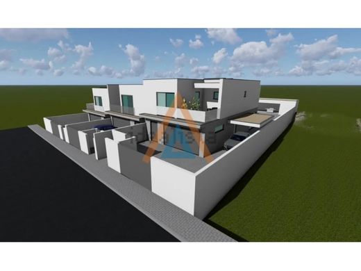 Villa Plurifamiliare a Santa Maria da Feira, Distrito de Aveiro