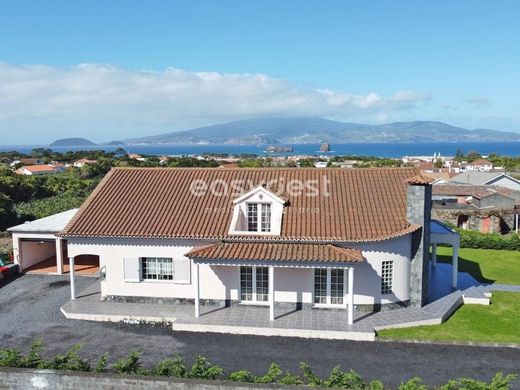 Vrijstaand huis in Madalena, Azores