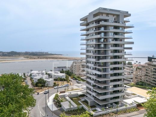 Apartment / Etagenwohnung in Porto, Distrito do Porto