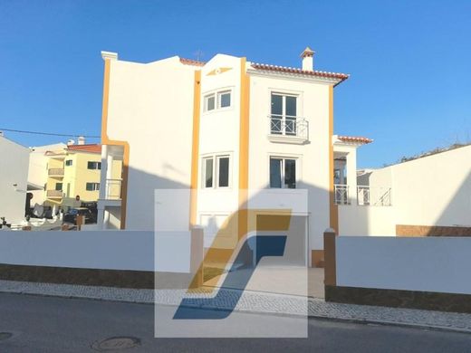 Twee-onder-een-kapwoning in Mafra, Distrito de Lisboa