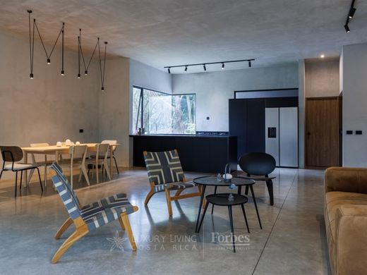 Luxury home in Santa Ana, Provincia de San José
