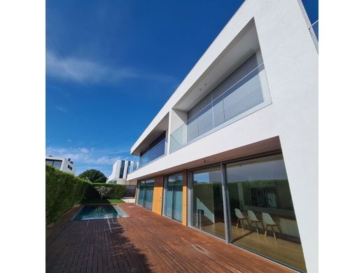 Einfamilienhaus in Oeiras, Lissabon