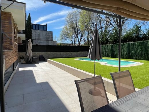 Chalet Pareado en Las Rozas de Madrid, Provincia de Madrid