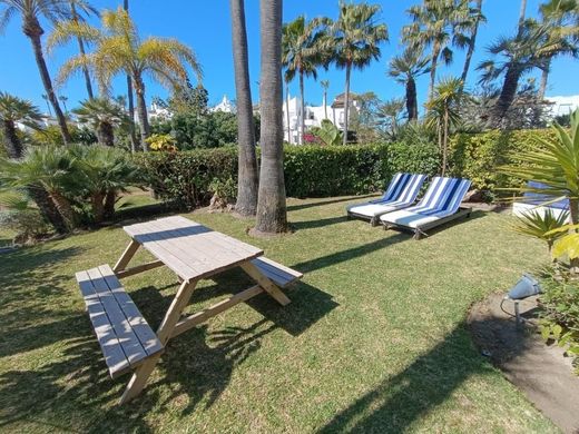 Villa multifamiliale à Estepona, Malaga