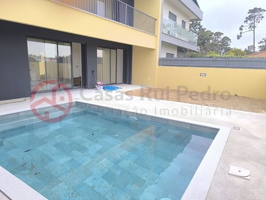 Luxury home in Charneca de Caparica, Almada