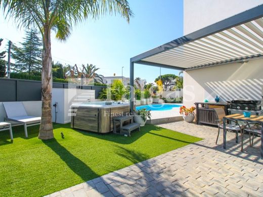 Luxury home in Empuriabrava, Province of Girona