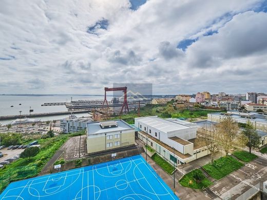 Appartamento a Almada, Distrito de Setúbal