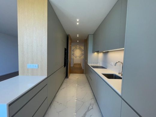 ヴィラ・ノヴァ・デ・ガイア
, Vila Nova de Gaiaのアパートメント