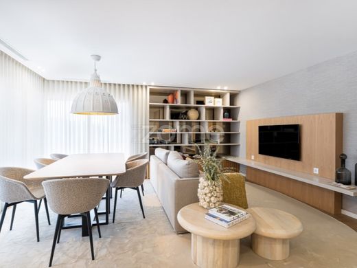 Квартира, Майя, Maia