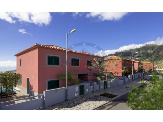منزل ﻓﻲ Calheta, Madeira
