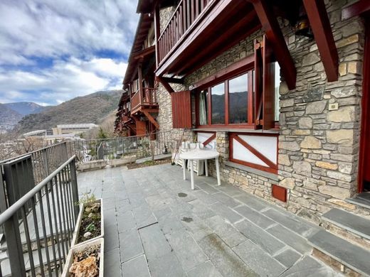 Twee-onder-een-kapwoning in Andorra la Vella