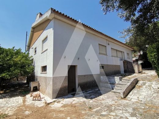 Detached House in Loures, Lisbon