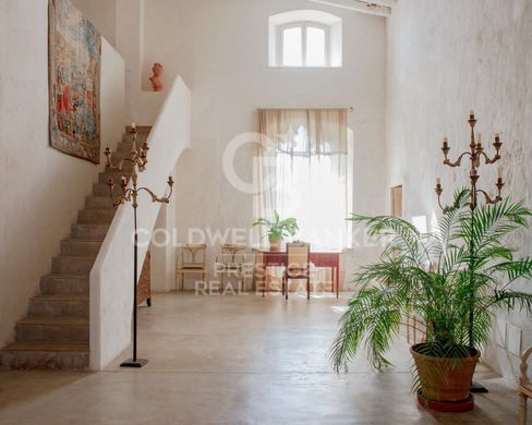 호화 저택 / Vilamacolum, Província de Girona