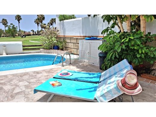 Adeje, サンタ・クルス・デ・テネリフェのマルチファミリーヴィラ