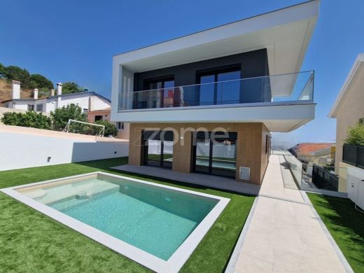 منزل ﻓﻲ Odivelas, Distrito de Lisboa