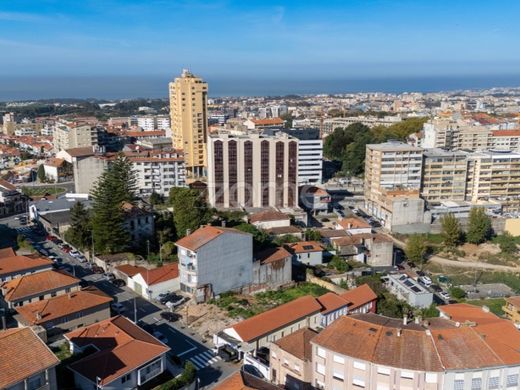 地皮  加亚新城
, Vila Nova de Gaia