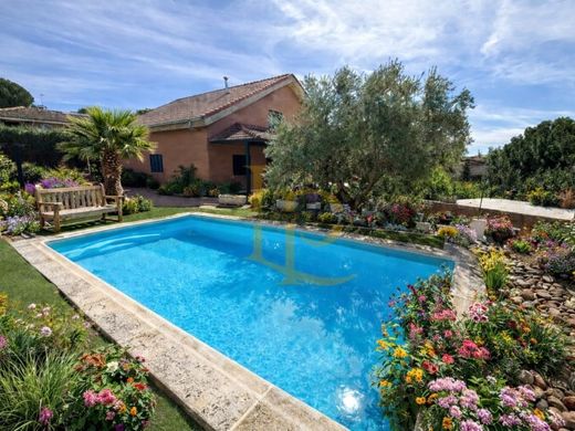 Luxury home in El Casar de Talamanca, Guadalajara