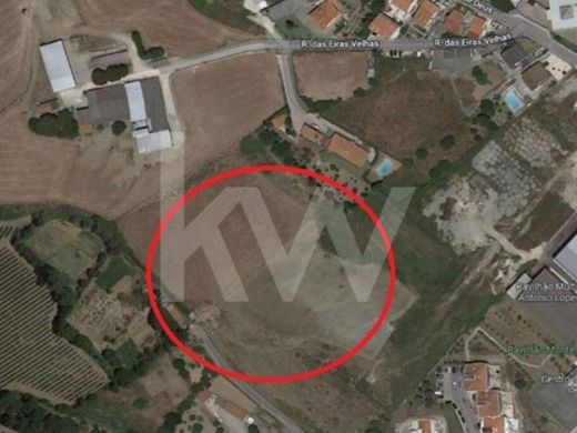 Land in Sobral de Monte Agraço, Lisbon