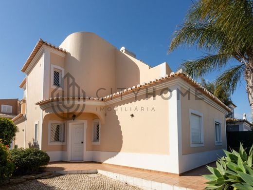 Einfamilienhaus in Lagoa, Distrito de Faro