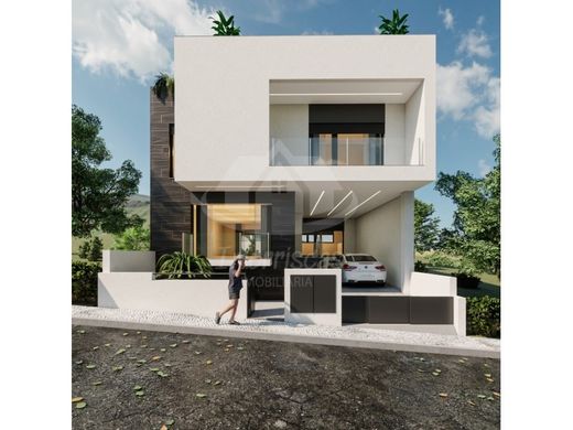 Villa multifamiliale à Loures, Lisbonne